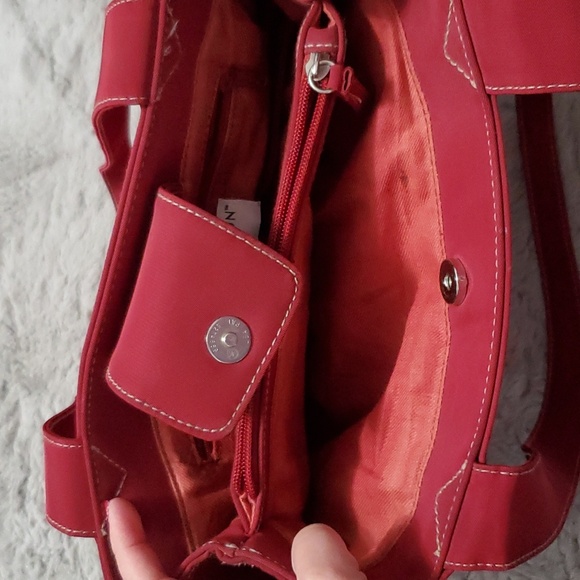 Covington Red nylon shoulder bag with coin purse - Picture 13 of 16